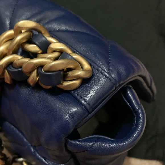 Chanel 19 Large (dark blue) - Picture 8 of 10